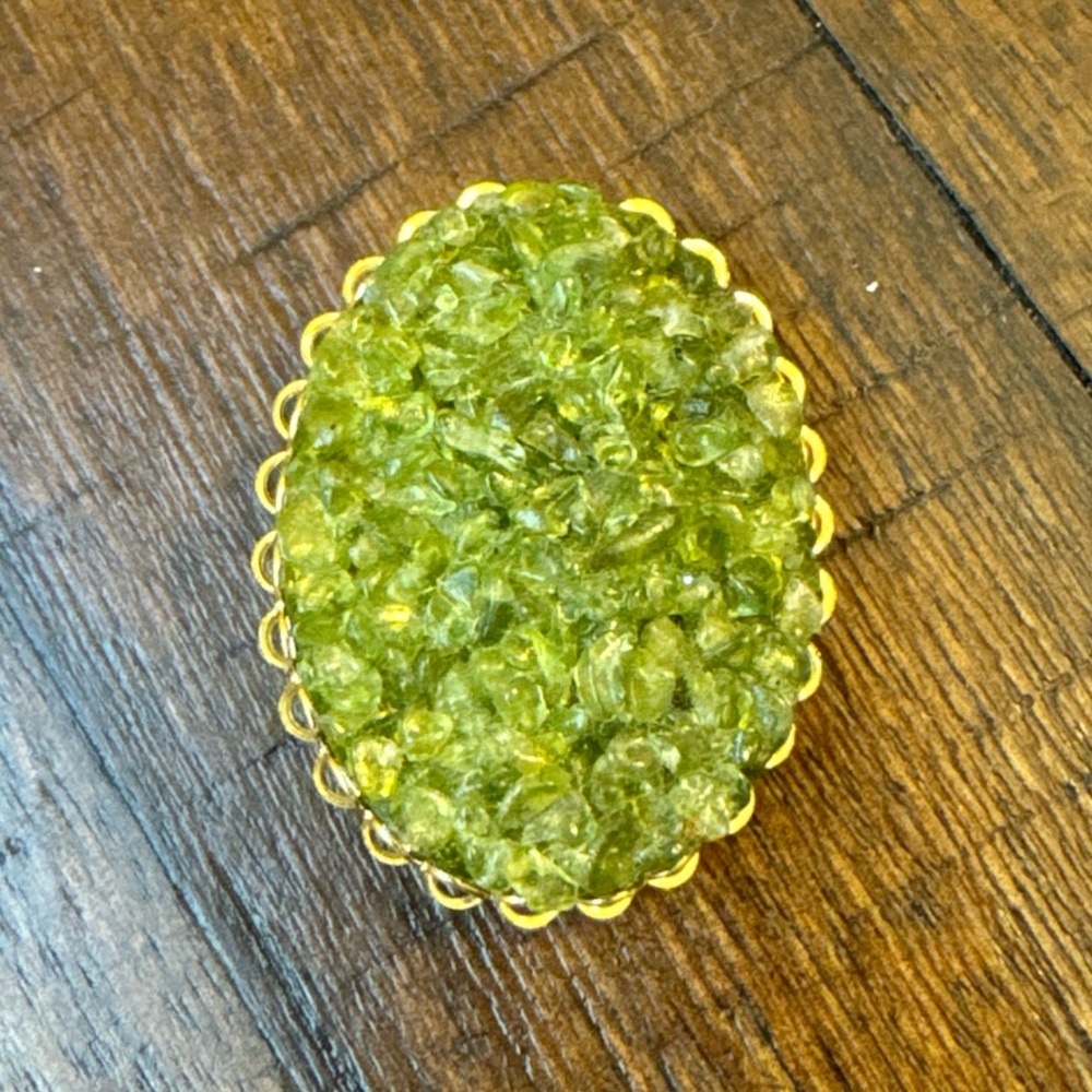 Vintage Brooch Pin‎ Gold Trim Peridot Druze  Insert 2”